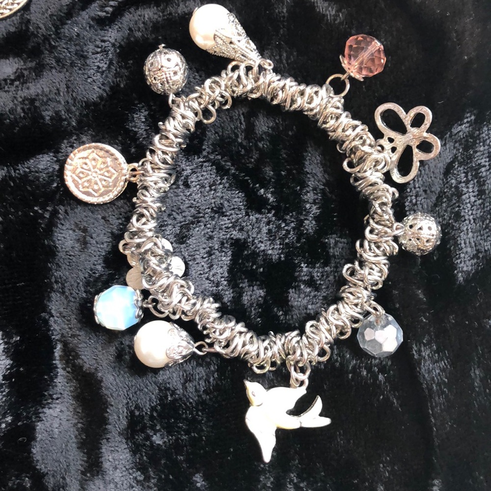 Bracelets - Picture 2 of 6